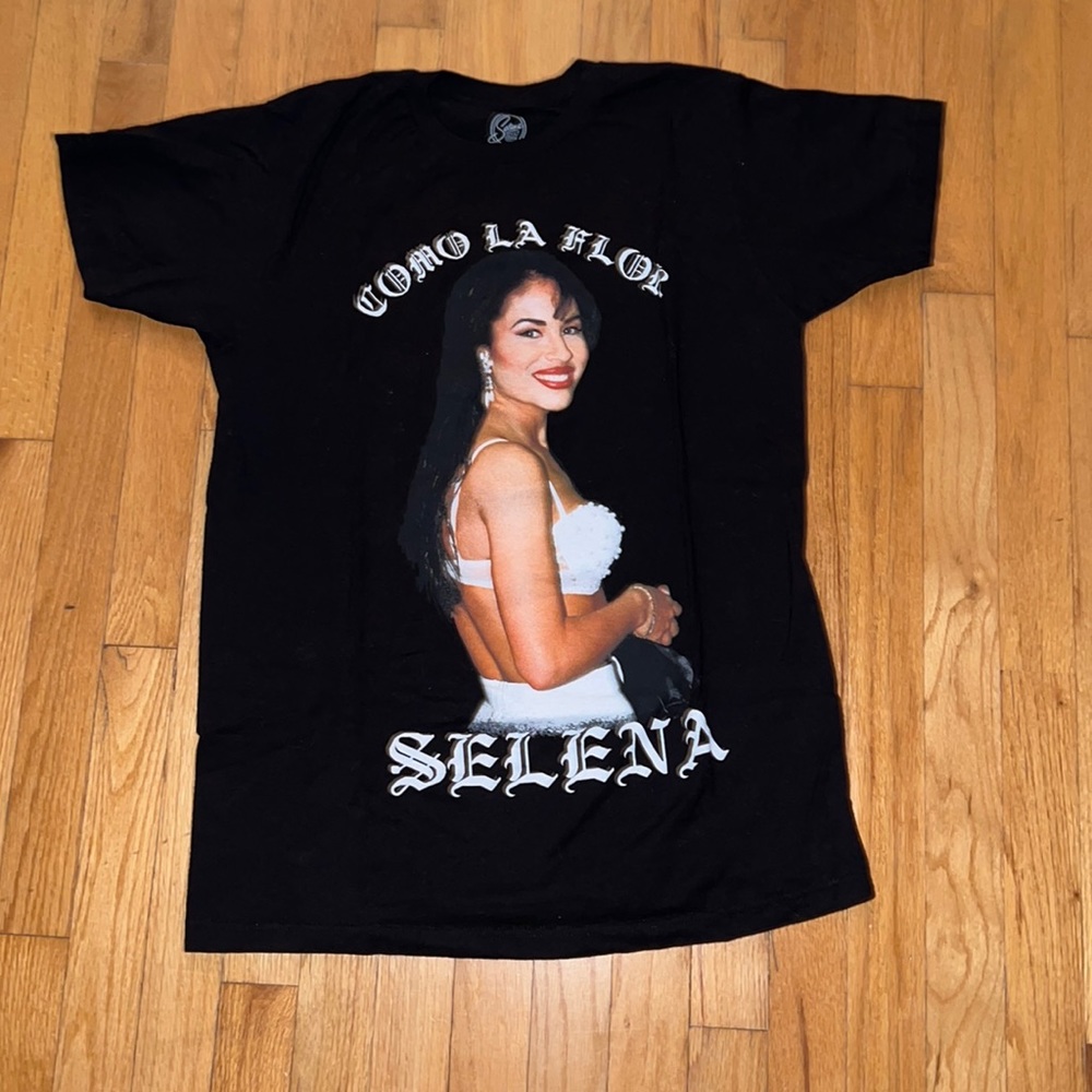 Selena Merch t-shirt - Como La Flor